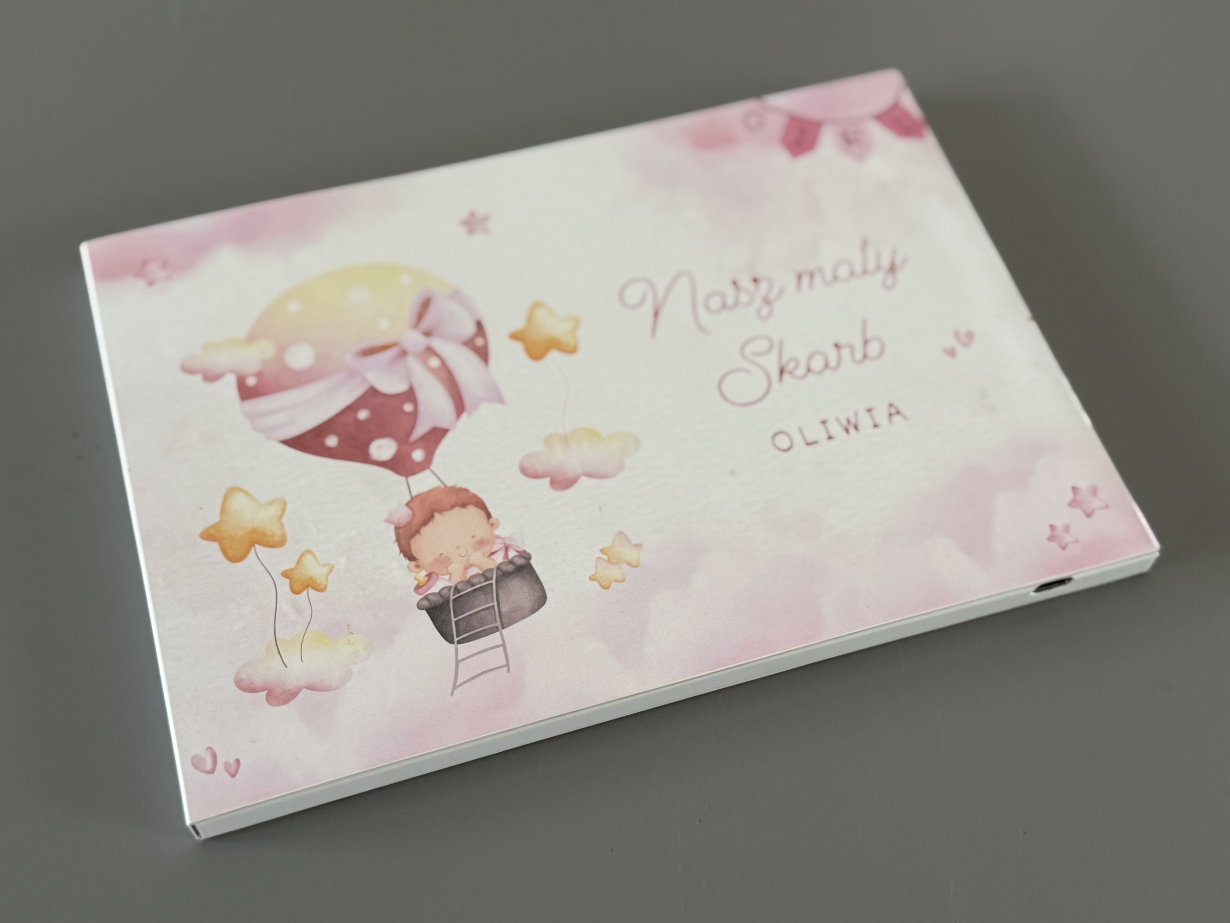 Video album to idealny prezent na roczek lub chrzest dla dziewczynki